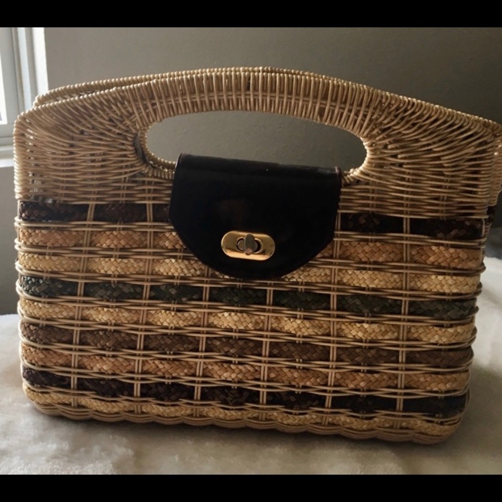 Straw handbag